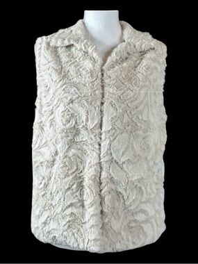 BETSEY JOHNSON Ivory Faux Fur Vest w/ Animal Print Lining, Pockets, Size M.